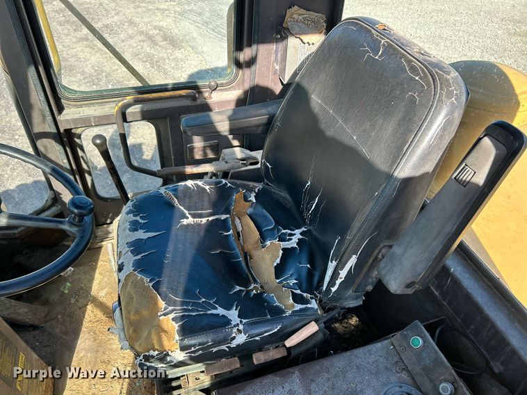 image for item NQ9984 1996 Dresser 518 wheel loader