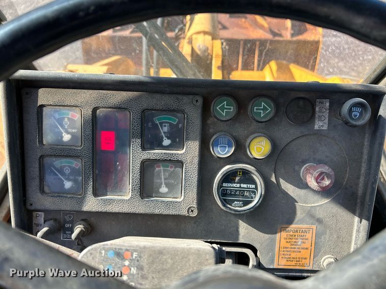 image for item NQ9984 1996 Dresser 518 wheel loader