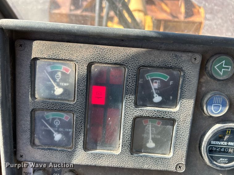 image for item NQ9984 1996 Dresser 518 wheel loader