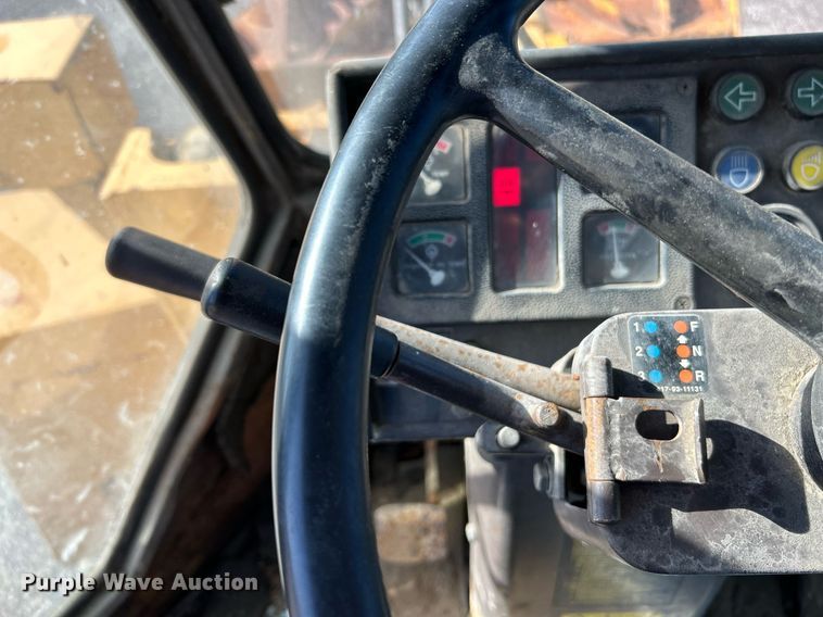 image for item NQ9984 1996 Dresser 518 wheel loader