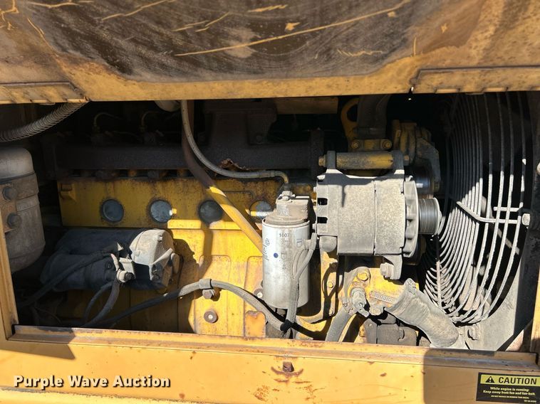 image for item NQ9984 1996 Dresser 518 wheel loader