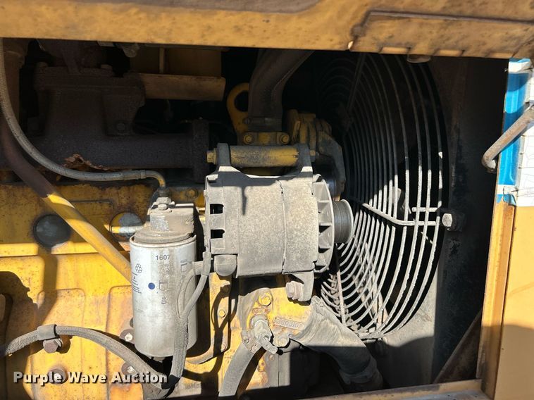 image for item NQ9984 1996 Dresser 518 wheel loader