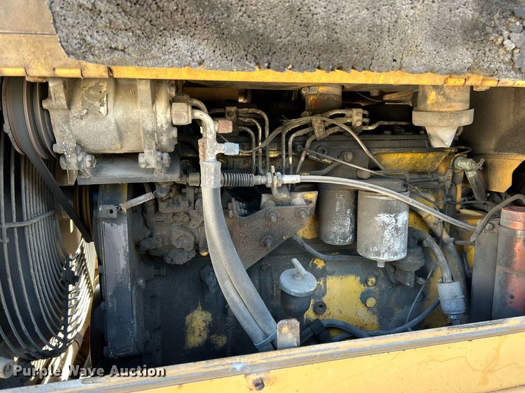 image for item NQ9984 1996 Dresser 518 wheel loader