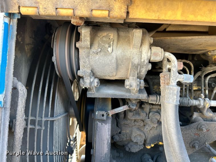 image for item NQ9984 1996 Dresser 518 wheel loader