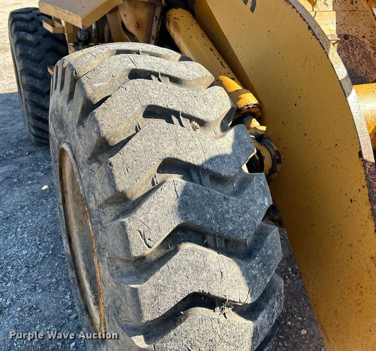 image for item NQ9984 1996 Dresser 518 wheel loader