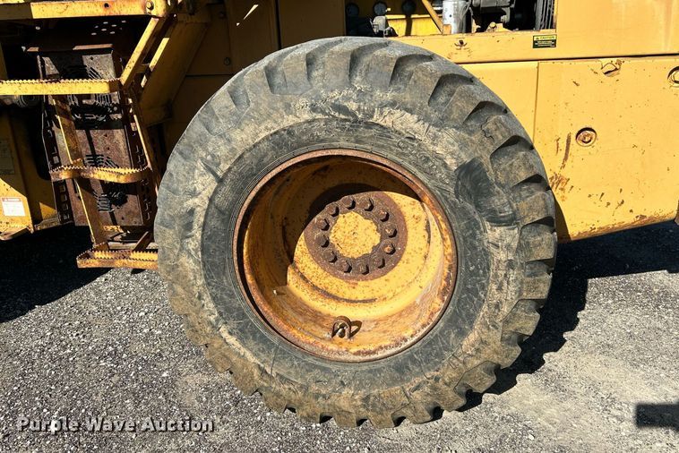 image for item NQ9984 1996 Dresser 518 wheel loader