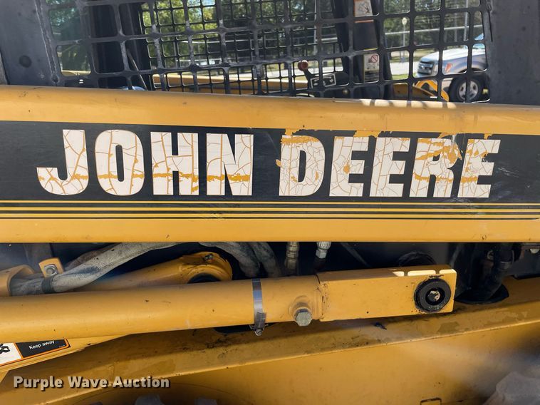 image for item NX9890 1995 John Deere 4475  skid steer loader