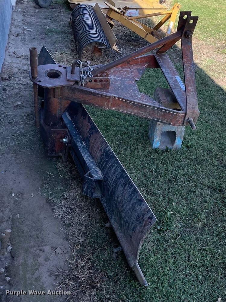 image for item NX9894 Independent  three point blade