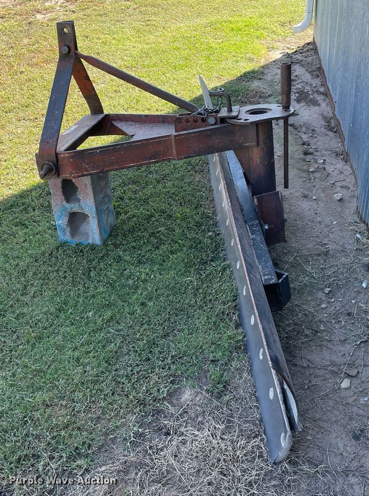 image for item NX9894 Independent  three point blade