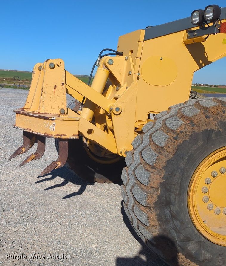 image for item OL9034 2012 John Deere 772GP  motor grader