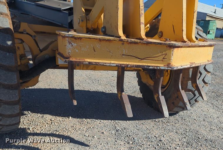 image for item OL9034 2012 John Deere 772GP  motor grader