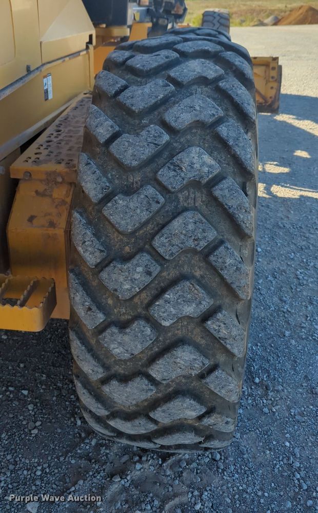 image for item OL9034 2012 John Deere 772GP  motor grader