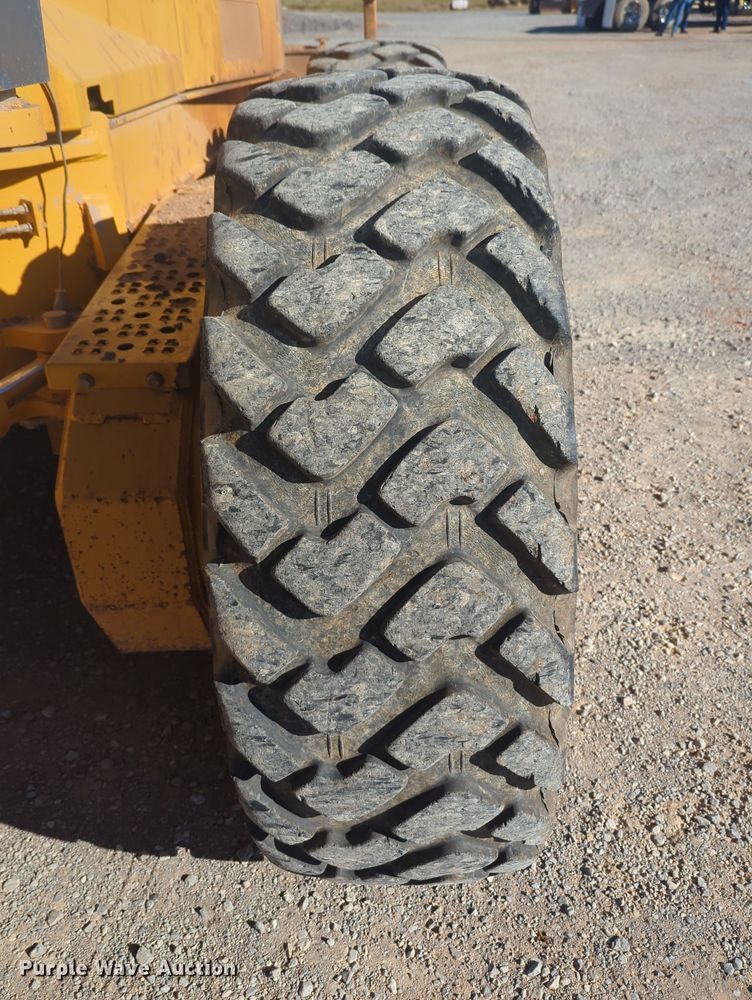 image for item OL9034 2012 John Deere 772GP  motor grader