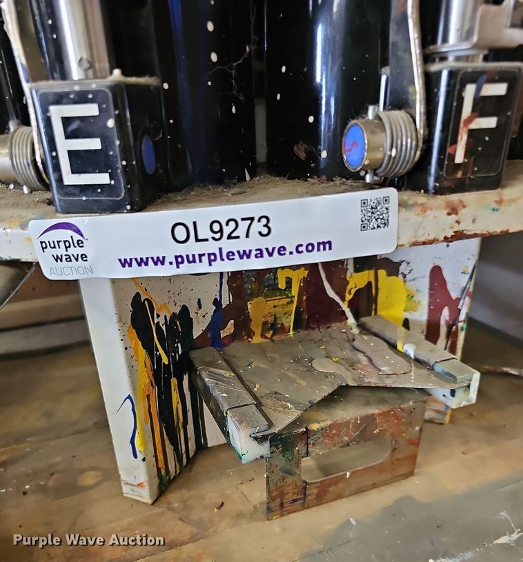 image for item OL9273 Eleven color paint wheel