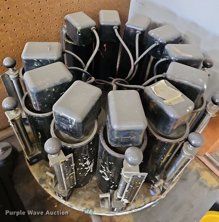 image for item OL9273 Eleven color paint wheel