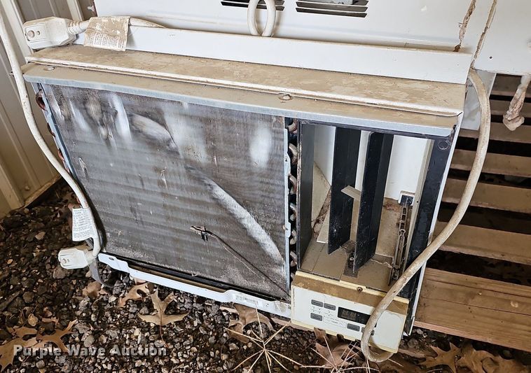 image for item OL9274 (4) LG window AC units