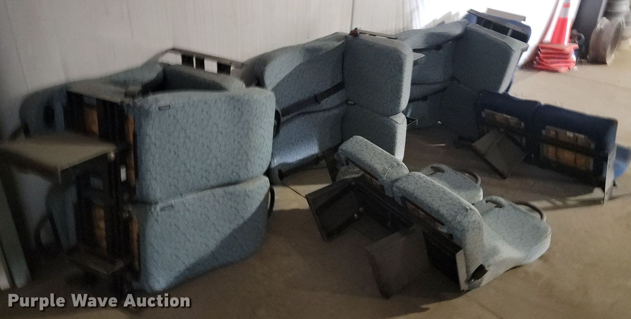 Bus parts in Mitchell, SD Item JG9722 for sale Purple Wave