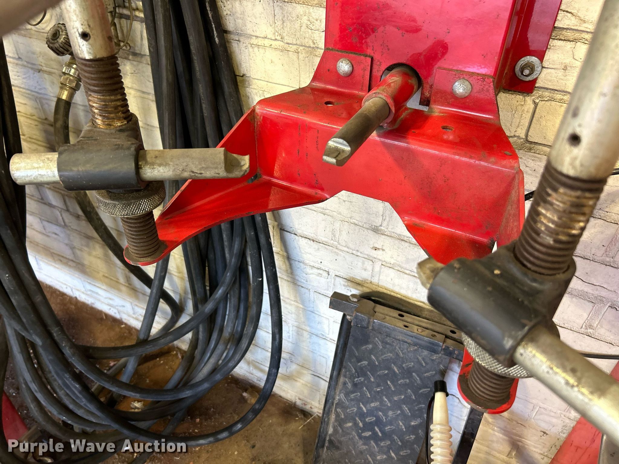 Branick 7200 strut spring compressor in Clayton, MO Item NQ9970 for