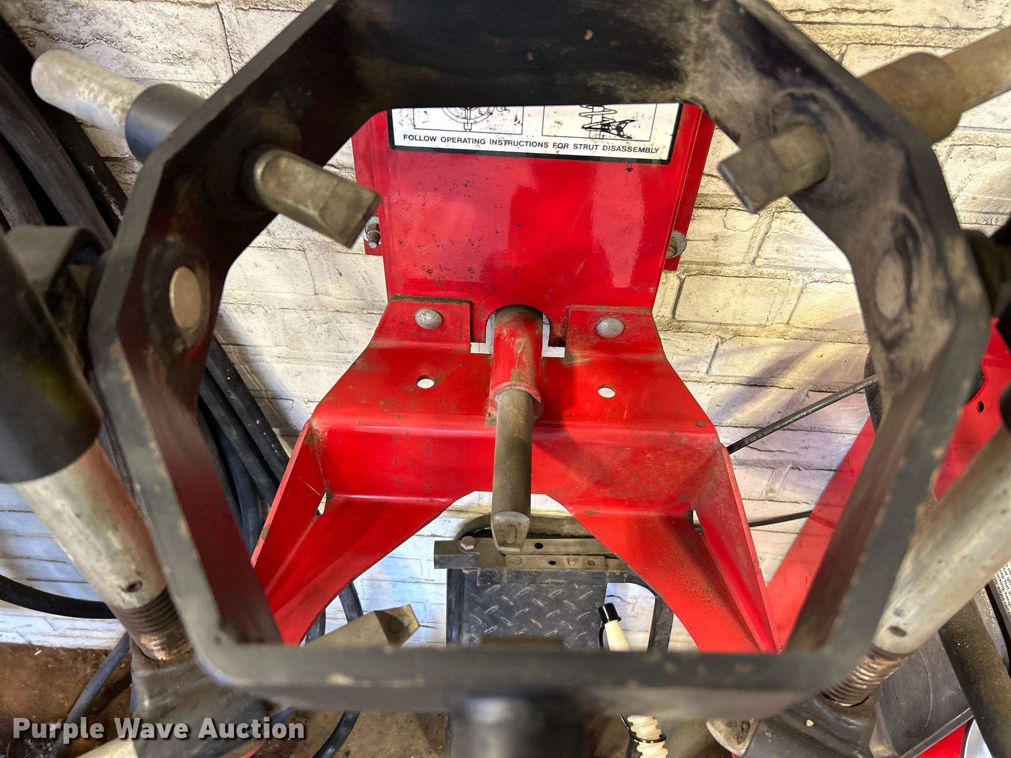 Branick 7200 strut spring compressor in Clayton, MO Item NQ9970 for