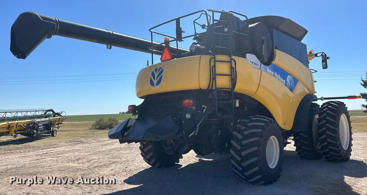 image for item DH1849 2010 New Holland CR9060  combine