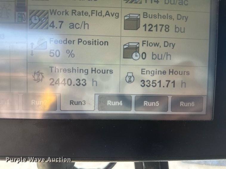 image for item DH1849 2010 New Holland CR9060  combine