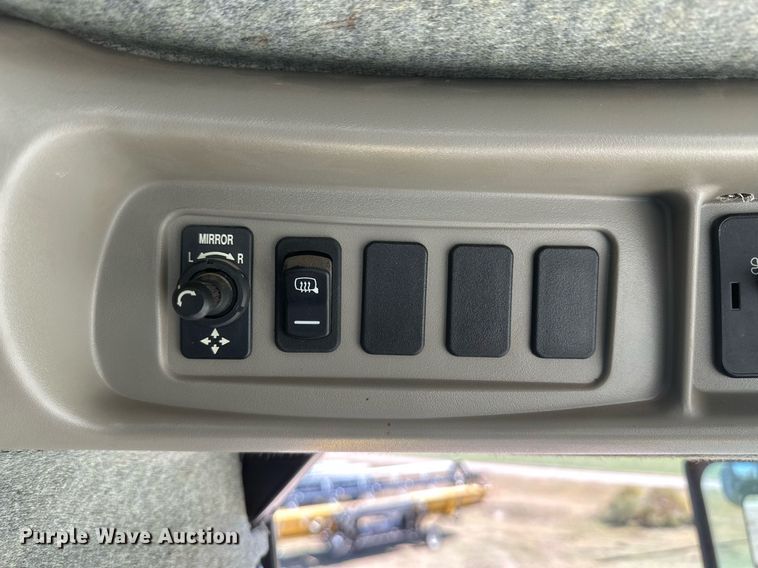 image for item DH1849 2010 New Holland CR9060  combine