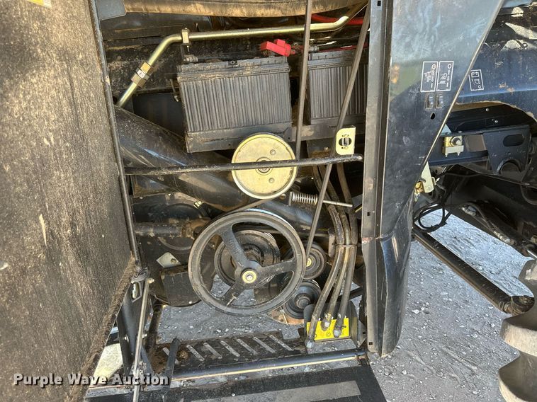 image for item DH1849 2010 New Holland CR9060  combine