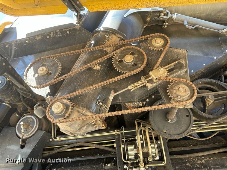 image for item DH1849 2010 New Holland CR9060  combine