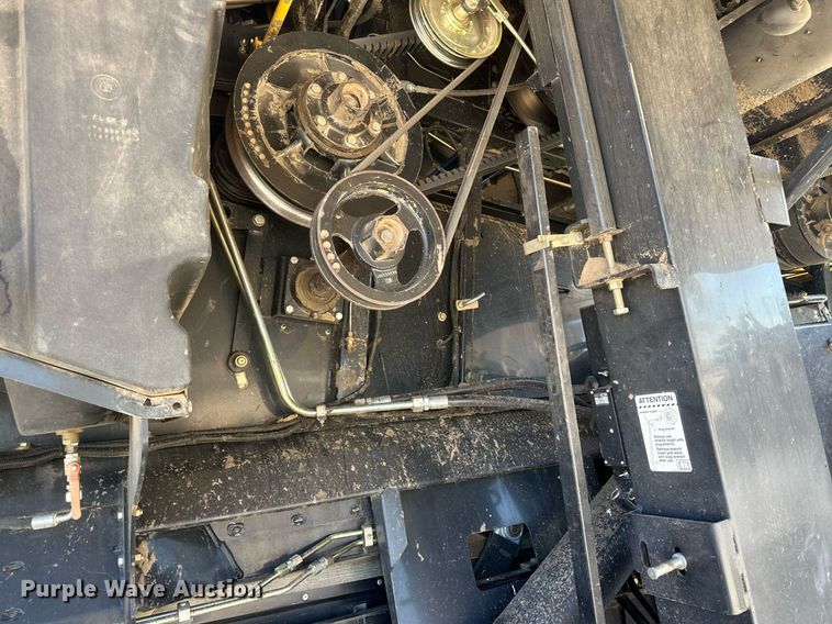 image for item DH1849 2010 New Holland CR9060  combine