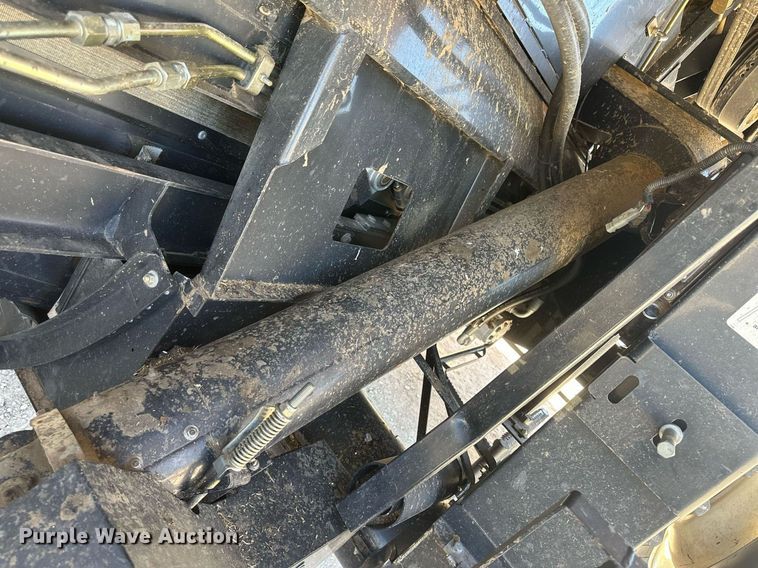 image for item DH1849 2010 New Holland CR9060  combine