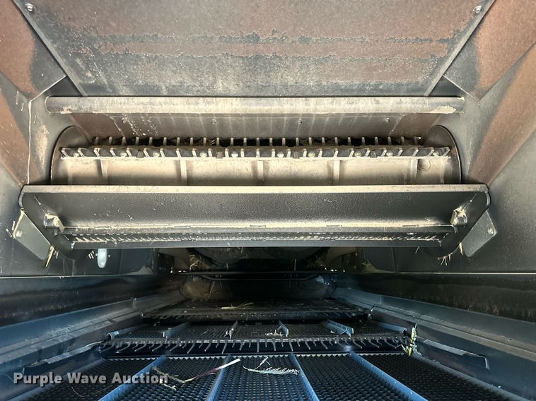 image for item DH1849 2010 New Holland CR9060  combine