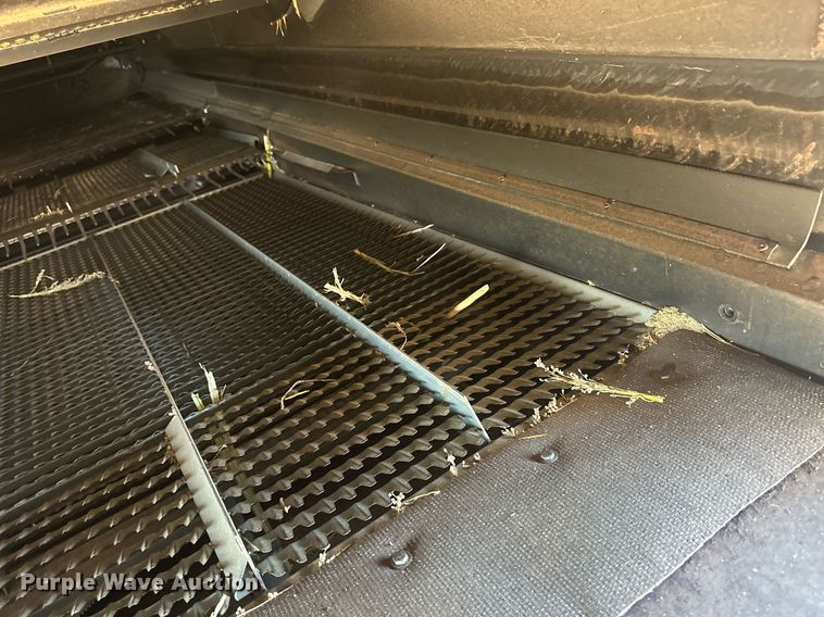 image for item DH1849 2010 New Holland CR9060  combine