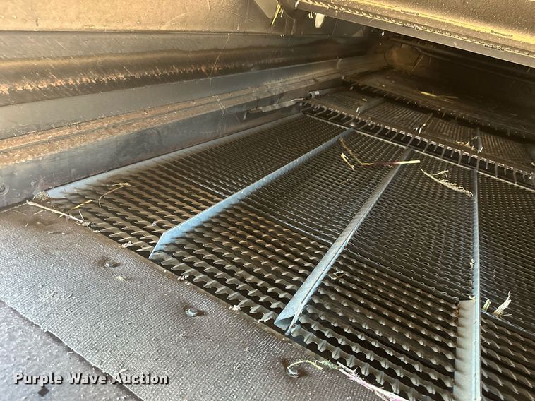 image for item DH1849 2010 New Holland CR9060  combine