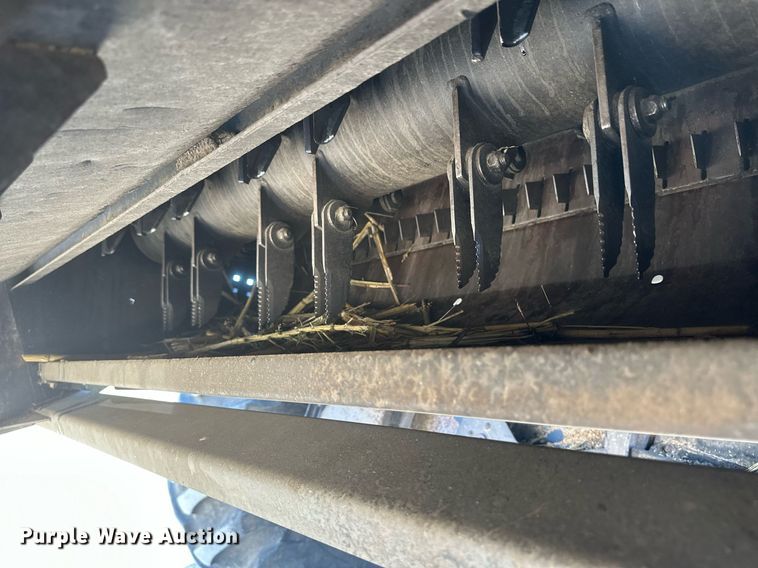 image for item DH1849 2010 New Holland CR9060  combine