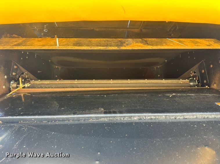 image for item DH1849 2010 New Holland CR9060  combine