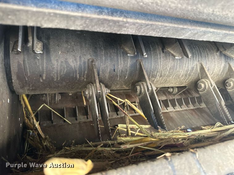 image for item DH1849 2010 New Holland CR9060  combine