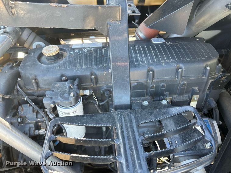 image for item DH1849 2010 New Holland CR9060  combine