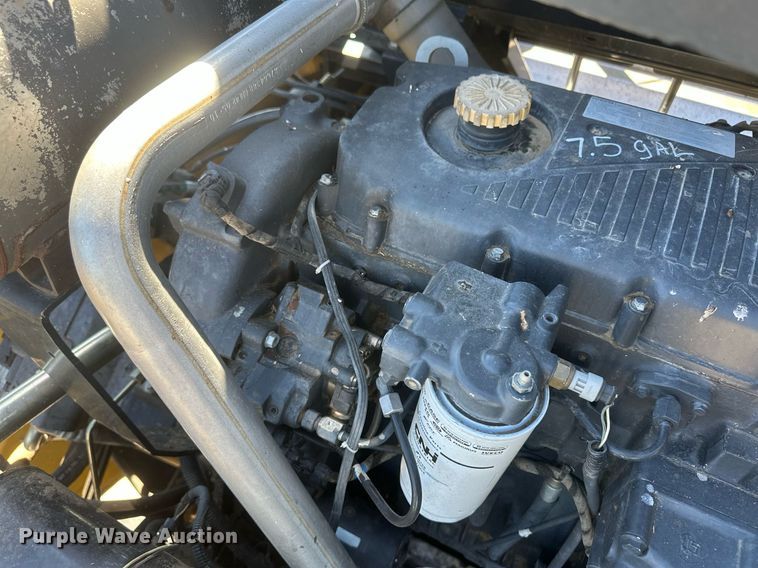 image for item DH1849 2010 New Holland CR9060  combine