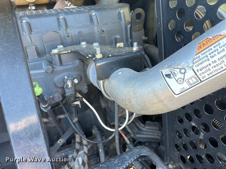 image for item DH1849 2010 New Holland CR9060  combine