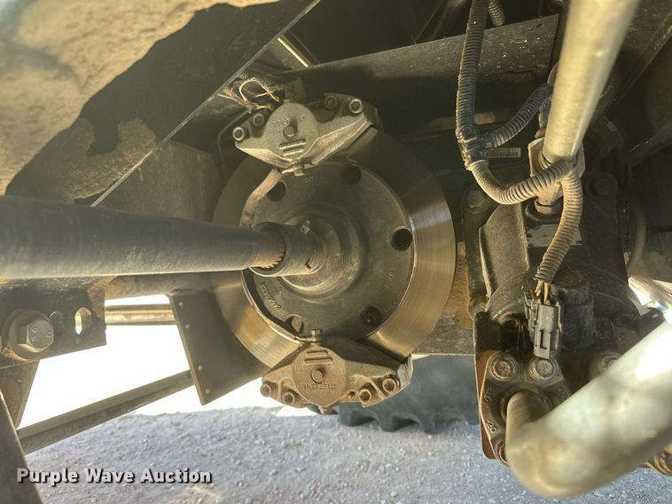 image for item DH1849 2010 New Holland CR9060  combine