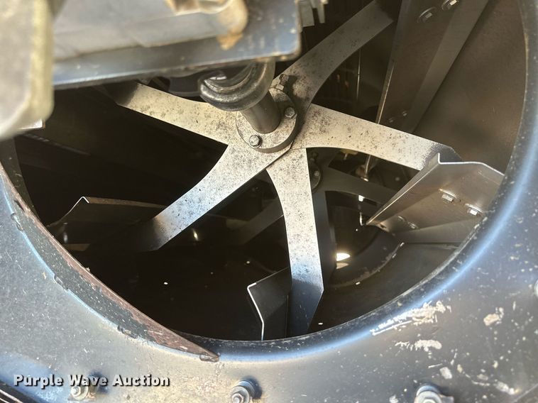 image for item DH1849 2010 New Holland CR9060  combine