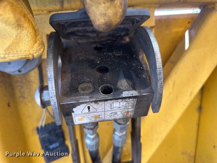 image for item DH1850 New Holland 98C  all-crop head