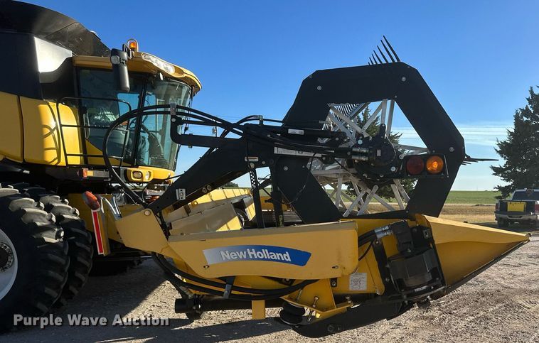 image for item DH1851 New Holland 88C  draper head