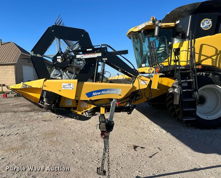 image for item DH1851 New Holland 88C  draper head