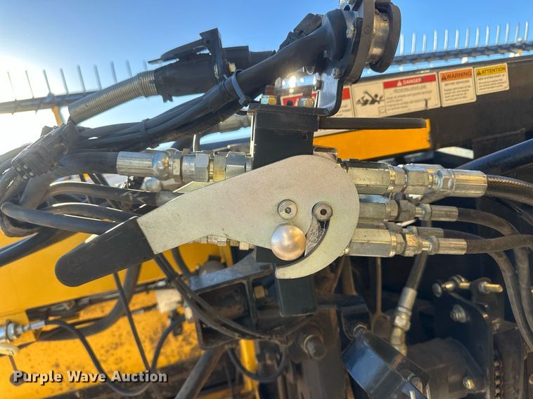 image for item DH1851 New Holland 88C  draper head