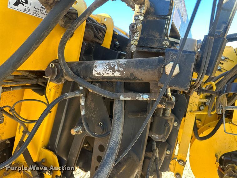 image for item DH1851 New Holland 88C  draper head