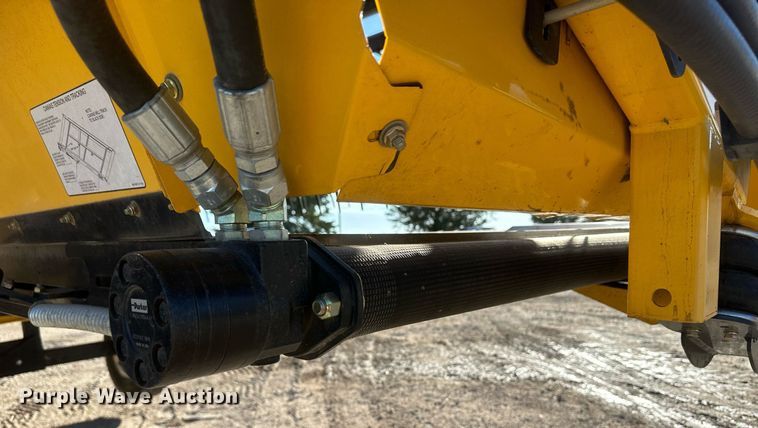 image for item DH1851 New Holland 88C  draper head