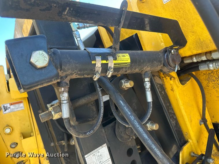 image for item DH1851 New Holland 88C  draper head