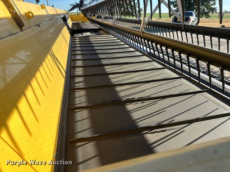 image for item DH1851 New Holland 88C  draper head