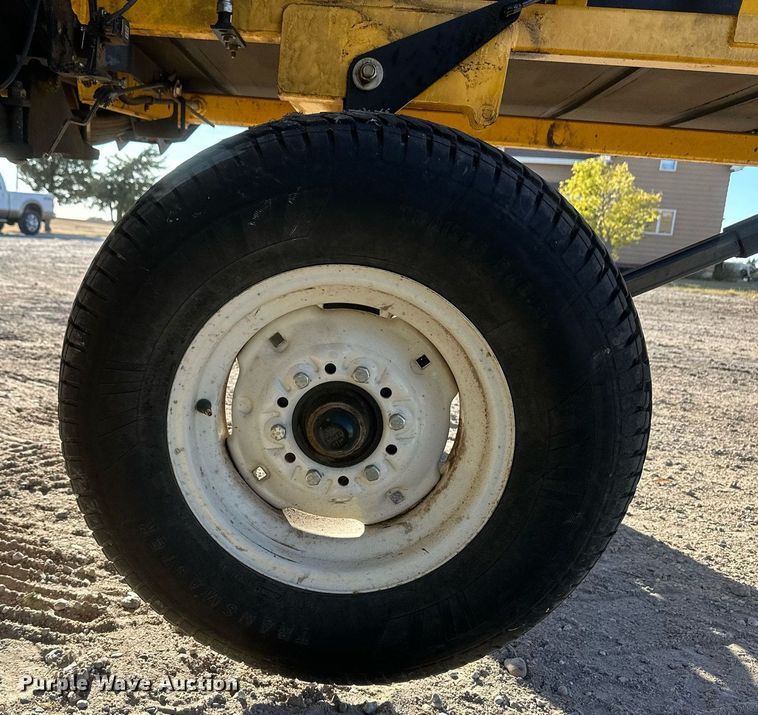 image for item DH1851 New Holland 88C  draper head